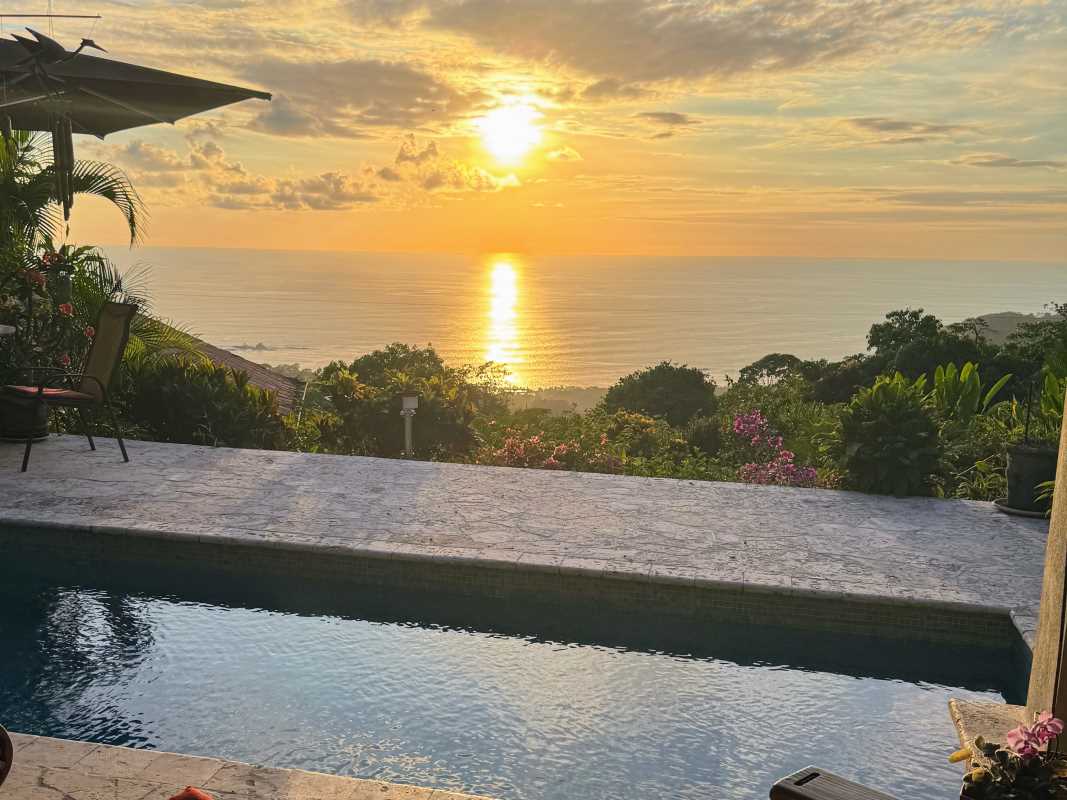 Golden Hour Glow in Charleston’s Historic District